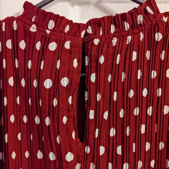 NWT Lulu's Polkadot Shift Dress in Red, Size XSmall - Picture 7 of 10